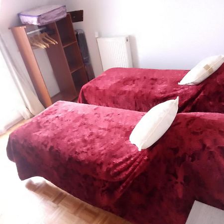 Holistica Hotel Saint-Fargeau  Kültér fotó