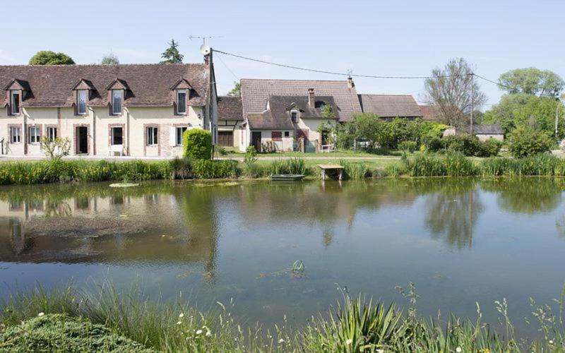 Holistica Hotel Saint-Fargeau  Kültér fotó